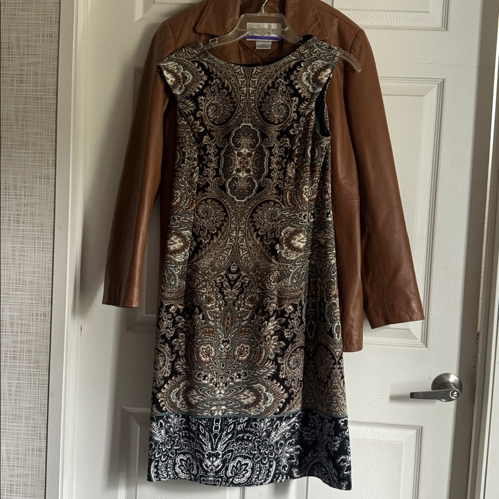 Elegant Paisley Sleeveless Dress